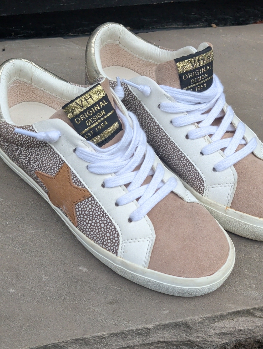 Vintage Havana VH Obsessed Taupe Star Lace-Up Sneakers